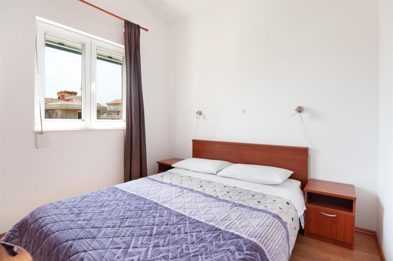 Apartments Lumaduma Трогир Екстериор снимка