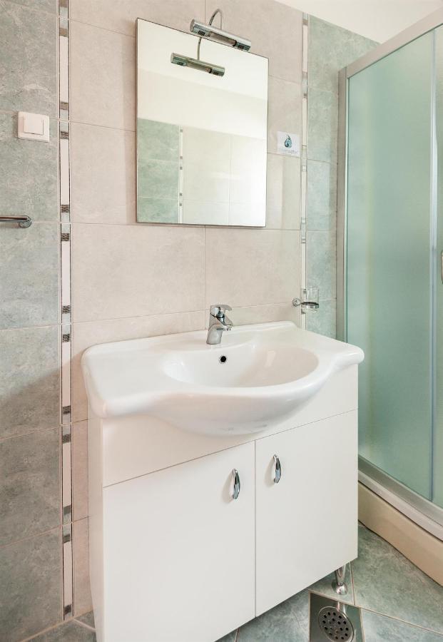 Apartments Lumaduma Трогир Екстериор снимка
