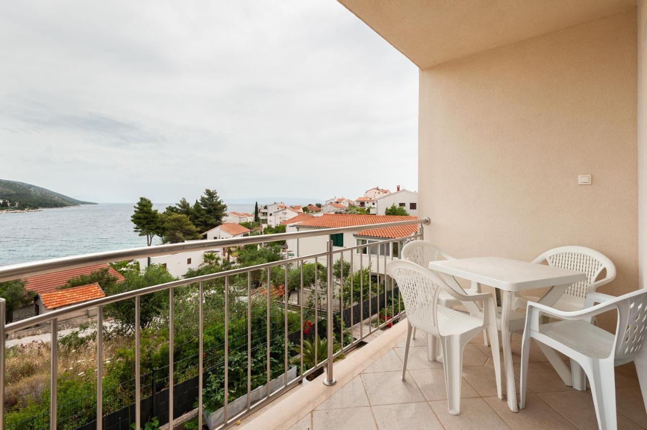 Apartments Lumaduma Трогир Екстериор снимка