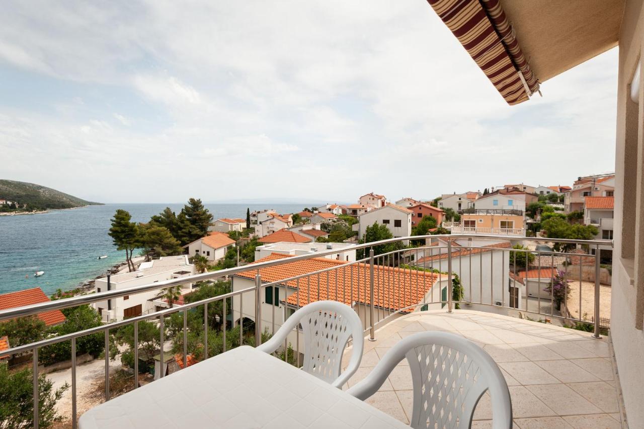 Apartments Lumaduma Трогир Екстериор снимка