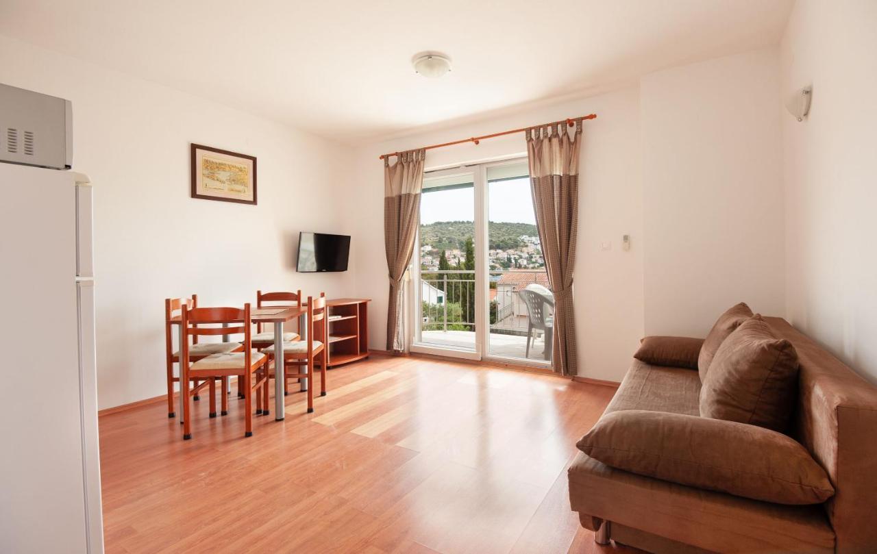 Apartments Lumaduma Трогир Екстериор снимка