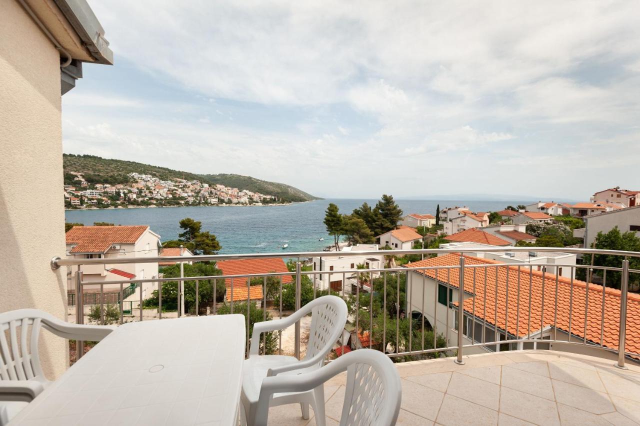 Apartments Lumaduma Трогир Екстериор снимка