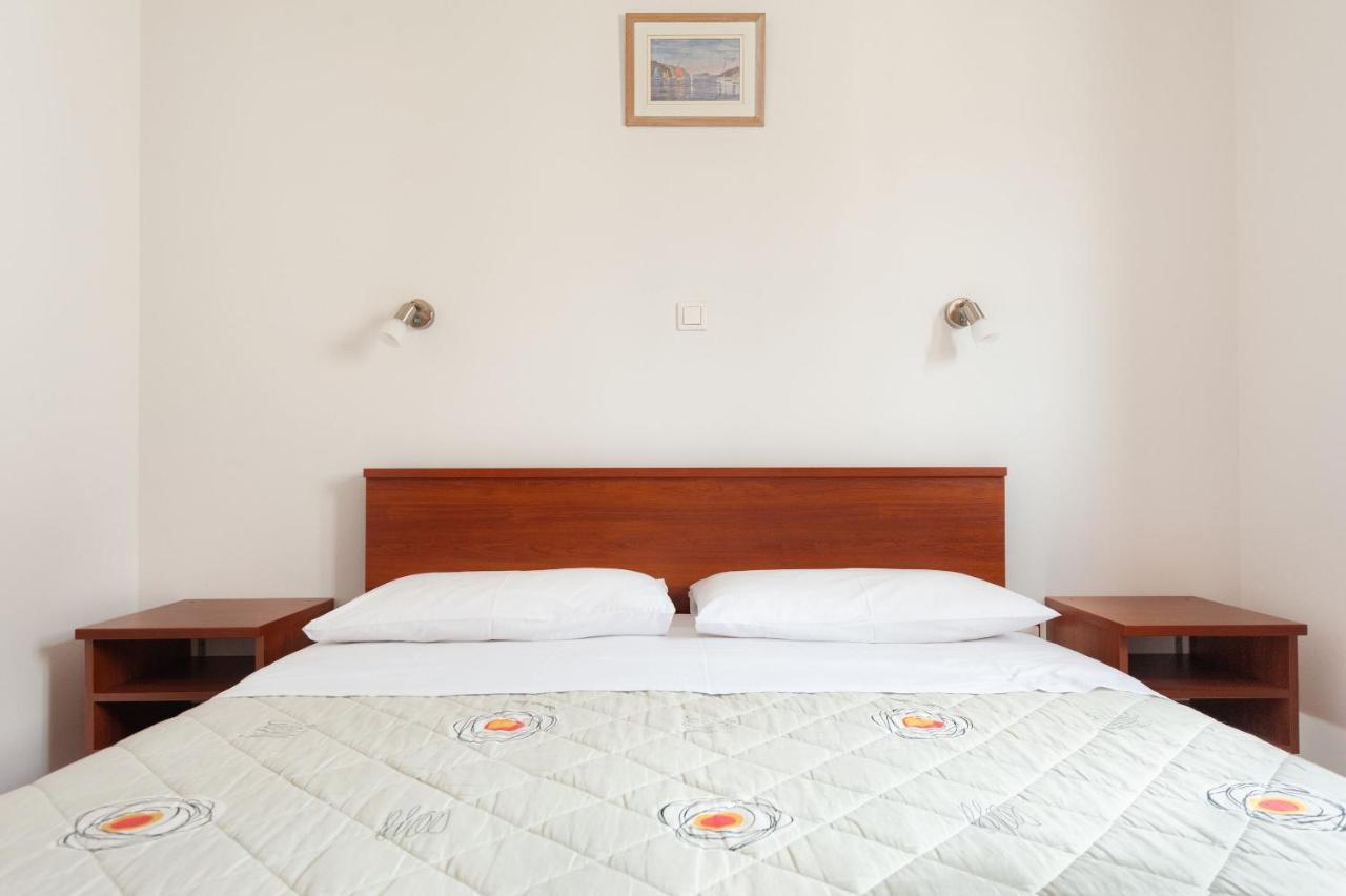 Apartments Lumaduma Трогир Екстериор снимка