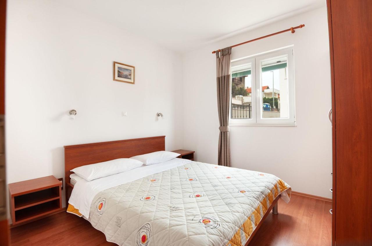 Apartments Lumaduma Трогир Екстериор снимка