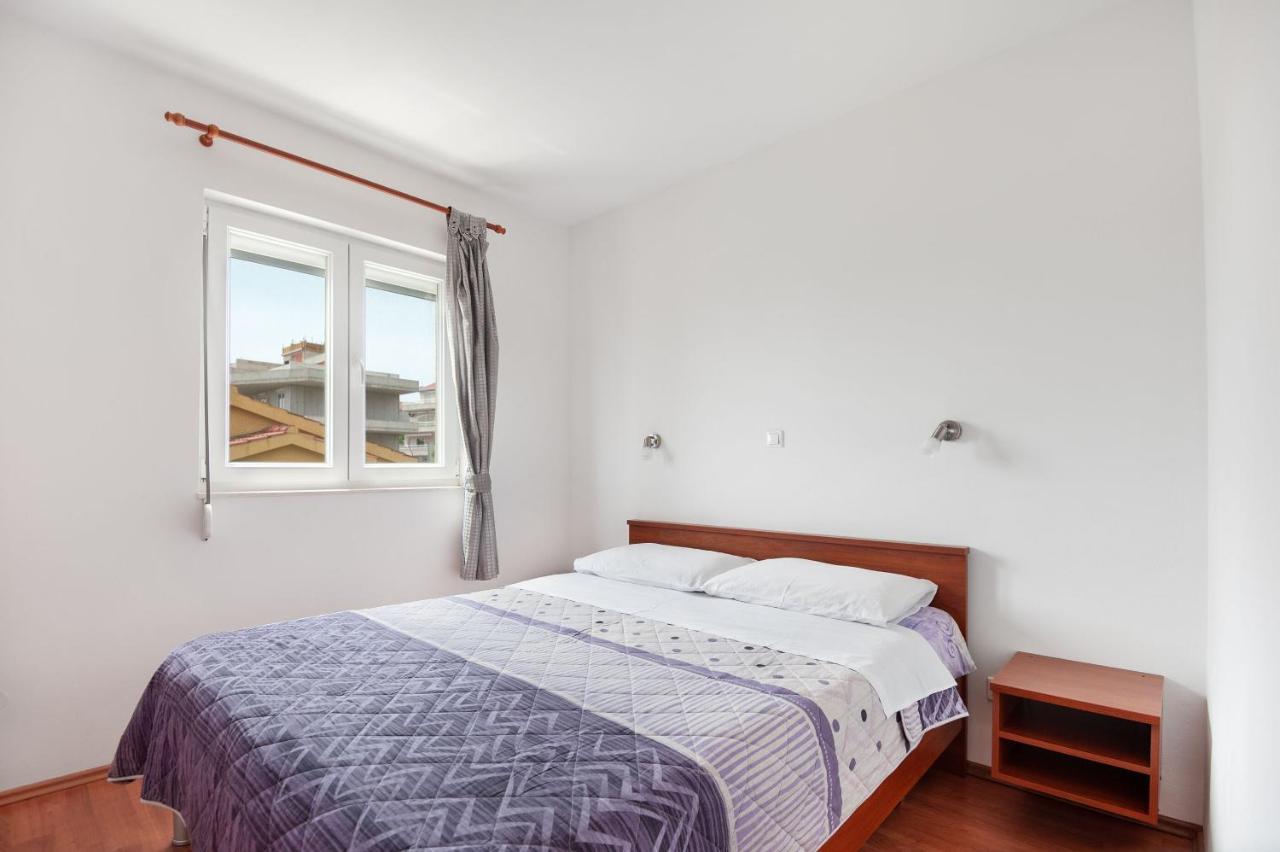 Apartments Lumaduma Трогир Екстериор снимка